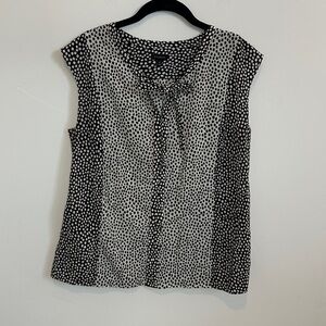 Talbots Black and White Sleeveless Polka Dot Blouse with tie front Size Medium